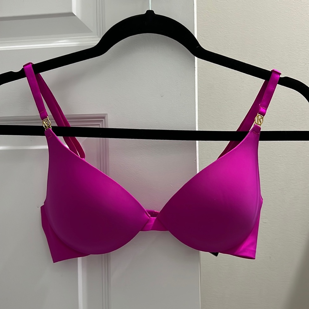 Victoria Secret Bra (uplift plunge)